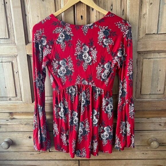 Free‎ People XS Red Floral Boho Speak Easy Blouse - Picture 9 of 11